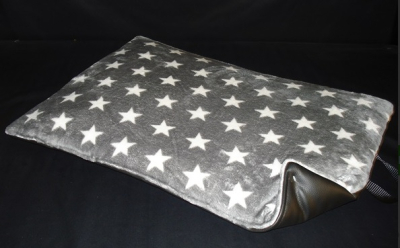 Reiseliege, grau mit Sternen